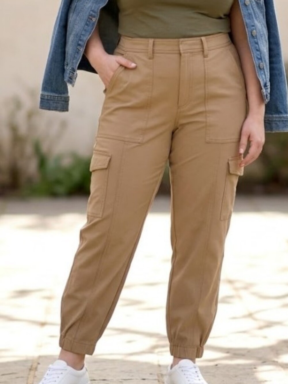 Banana Republic Tan Cargo Jogger Pants, Cuffed Ankle.